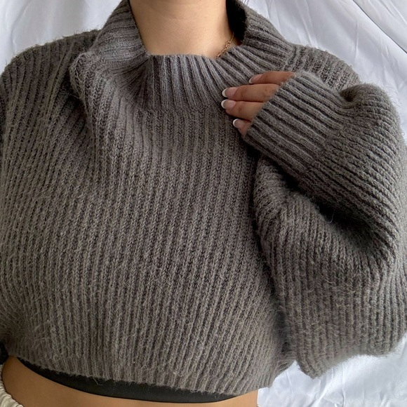 Misguided Grey Oversized Cropped Knit Pullover - Picture 2 of 5